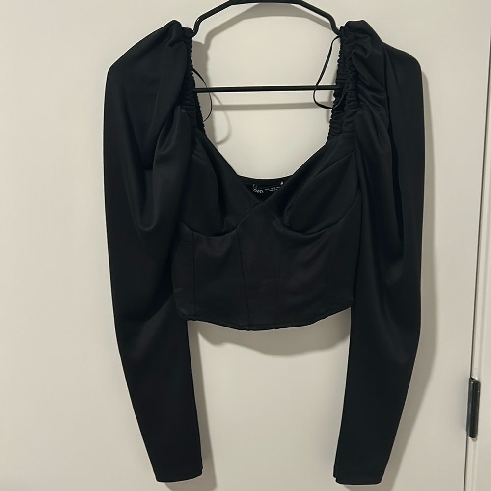 Women’s Zara size S cropped long sleeve